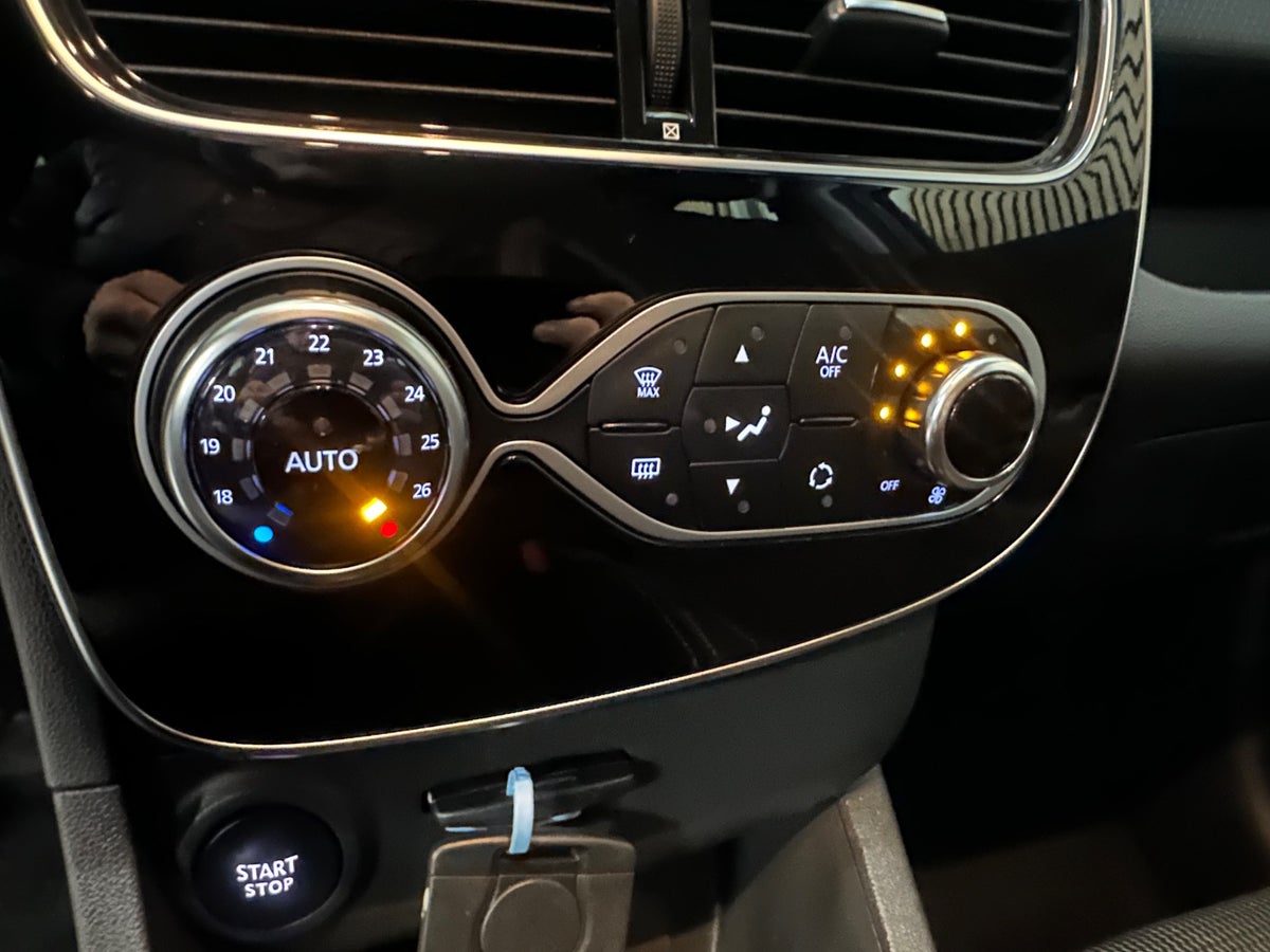 Renault Clio IV TCe 90 Zen Renault Clio IV TCe 90 Zen