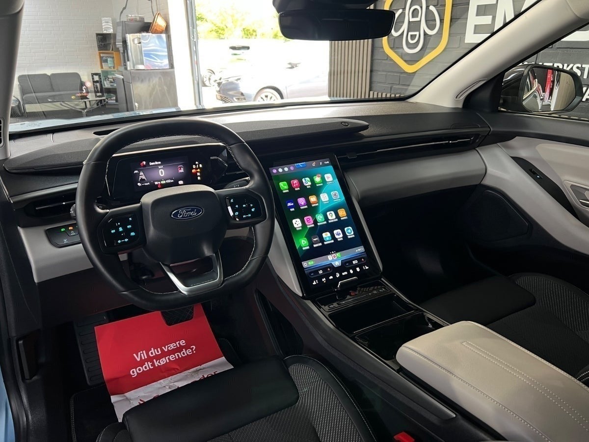 Ford Explorer Select Extended Range AWD