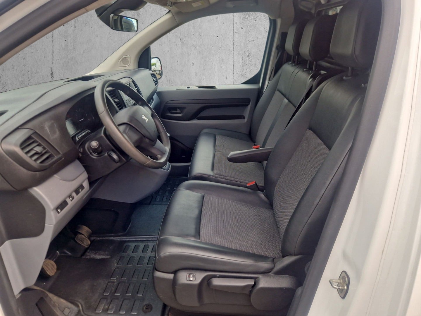 Billede af Peugeot Expert 2,0 BlueHDi 120 L2 Plus Van