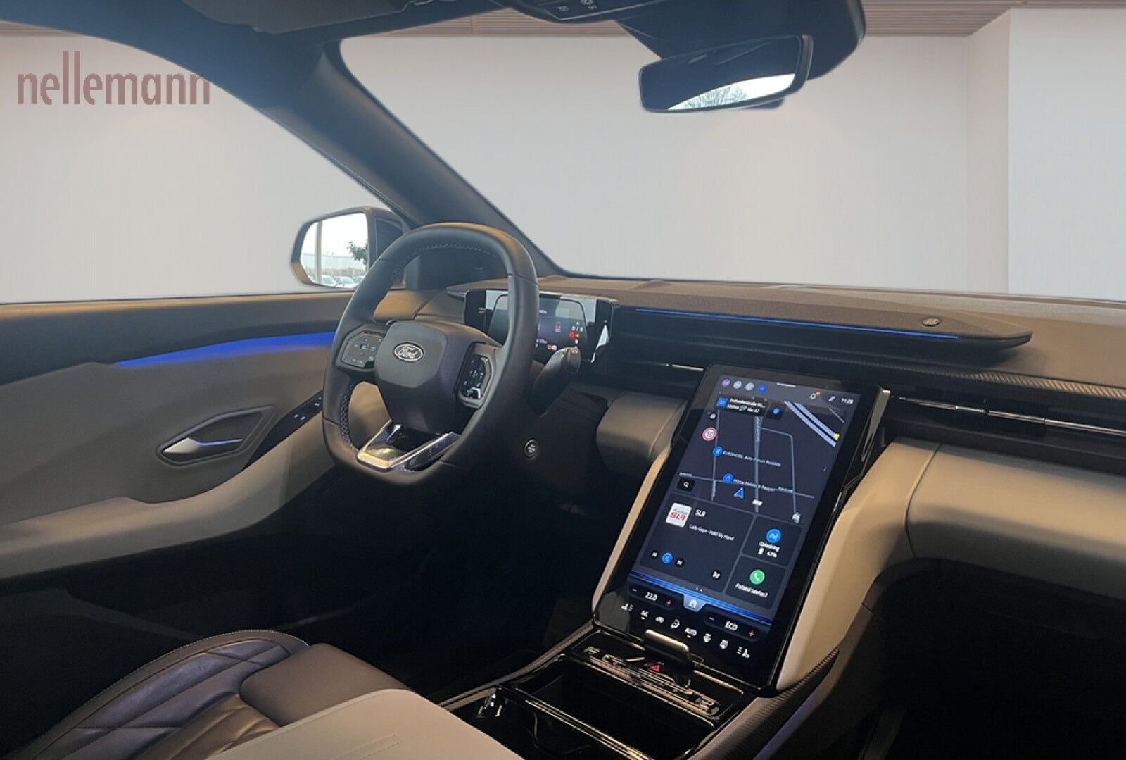 Ford Explorer Premium Extended Range