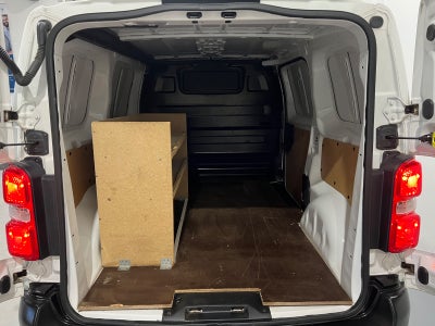 Toyota ProAce D 95 Medium Base