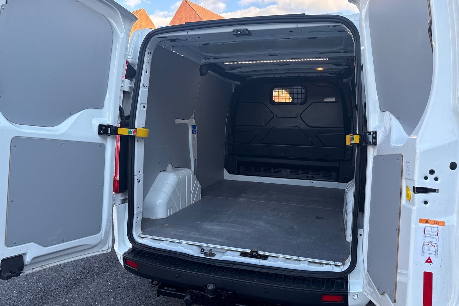 Billede af Ford Transit Custom 300L 2,0 TDCi 130 Active