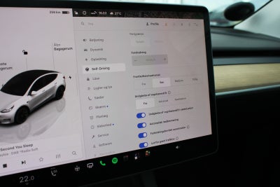 Tesla Model Y Long Range AWD