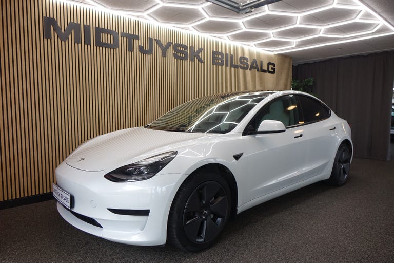 Tesla Model 3 Standard Range+ RWD