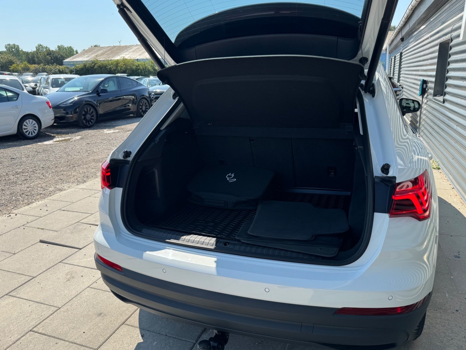 Billede af Audi Q3 45 TFSi e Attitude plus S-tr.