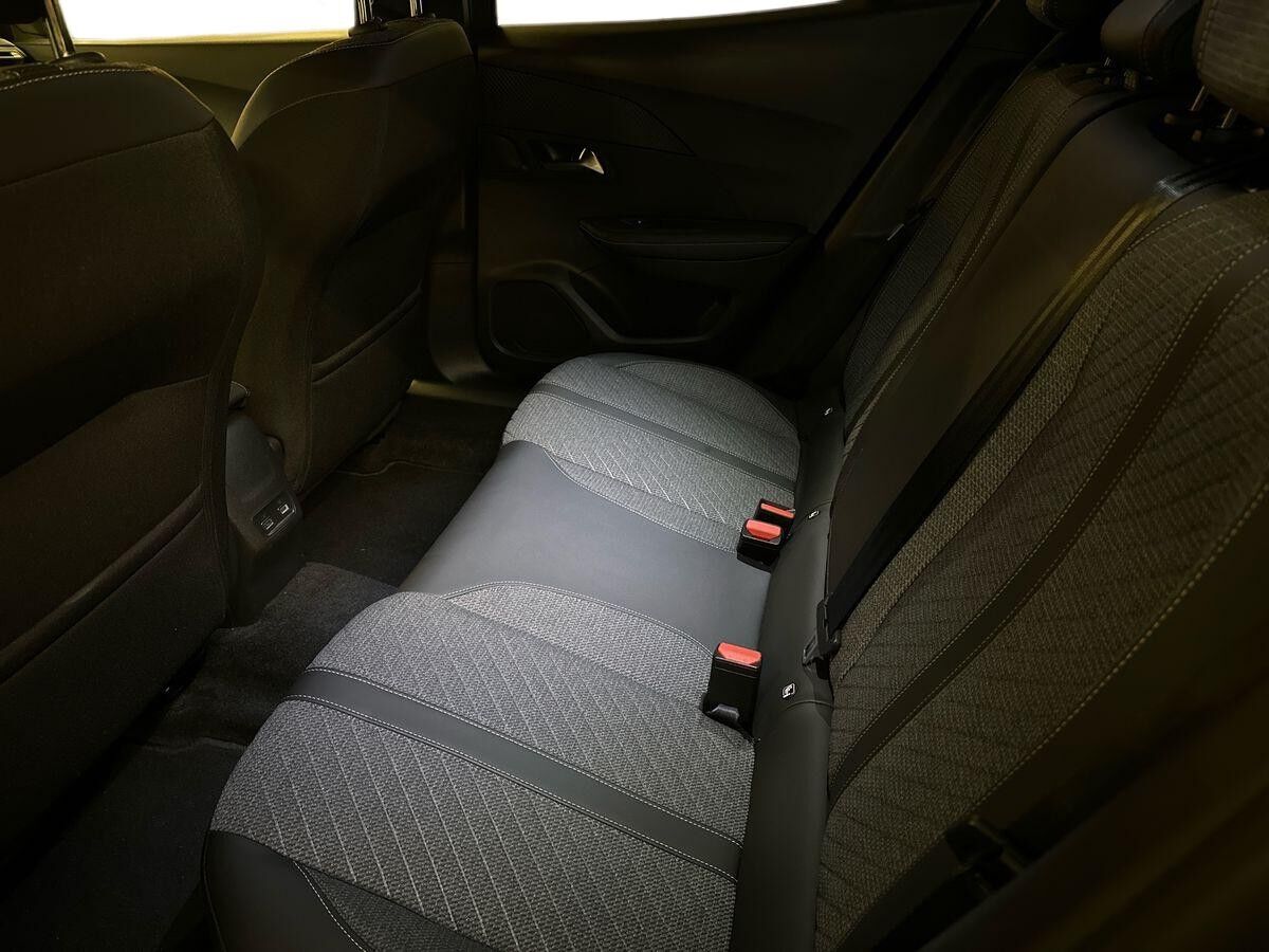 Peugeot 2008 PureTech 130 Allure EAT8 billede 17