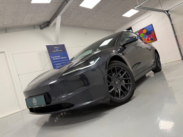 Tesla Model 3 Long Range AWD
