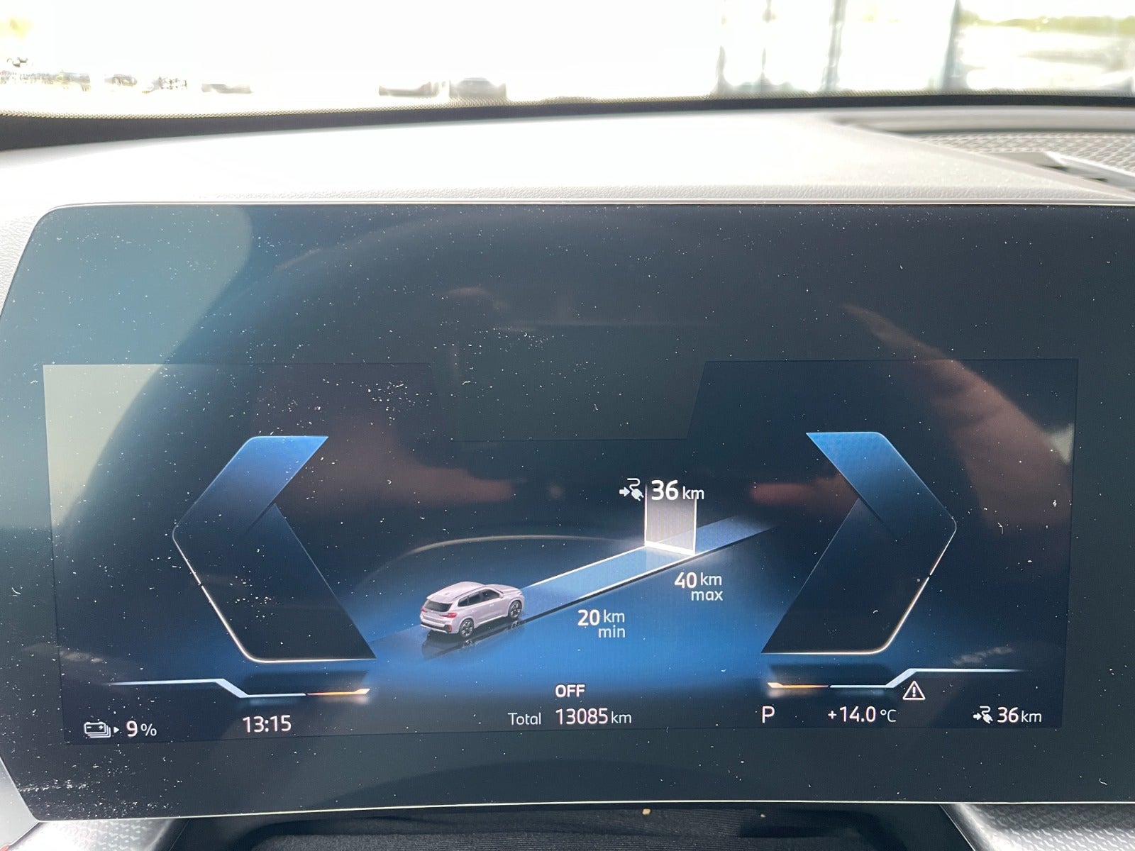 BMW iX1 eDrive20 M-Sport Premium 5d - 8