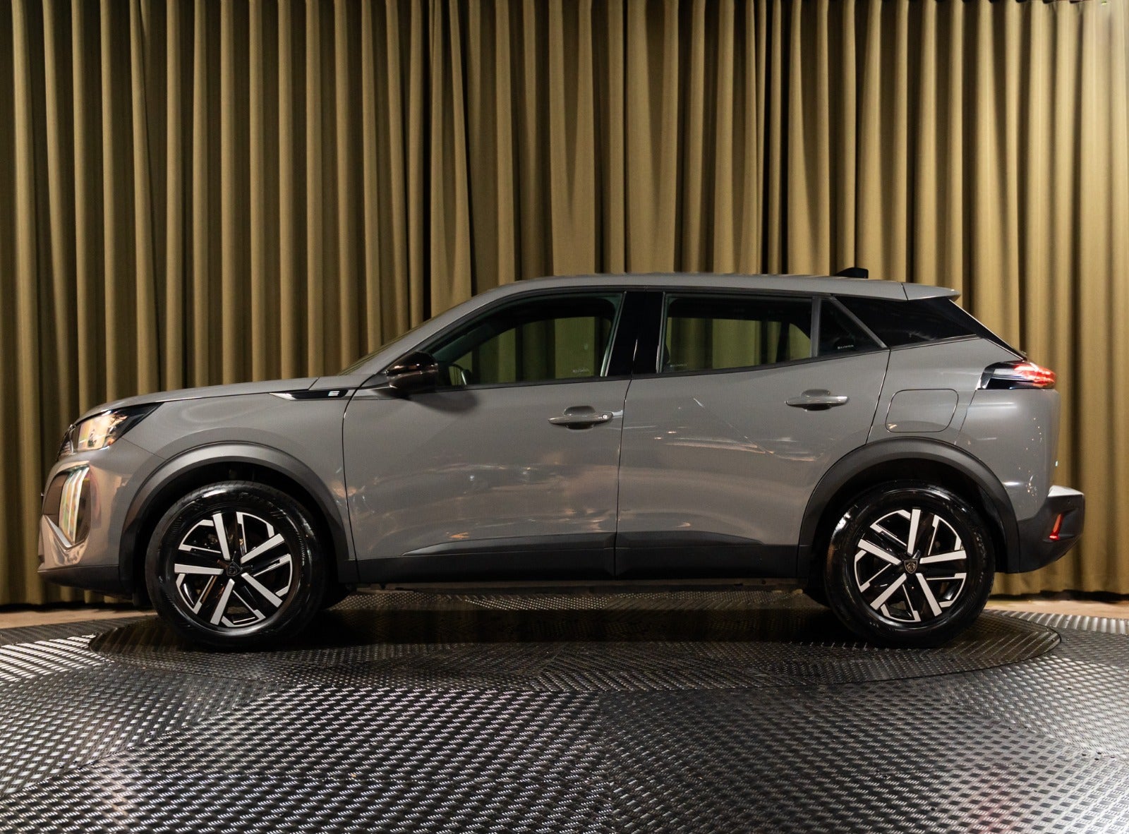Billede af Peugeot e-2008 50 Active