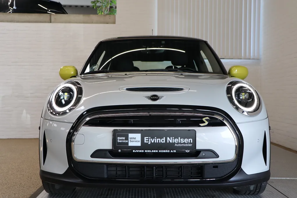 MINI Cooper SE Camden Edition