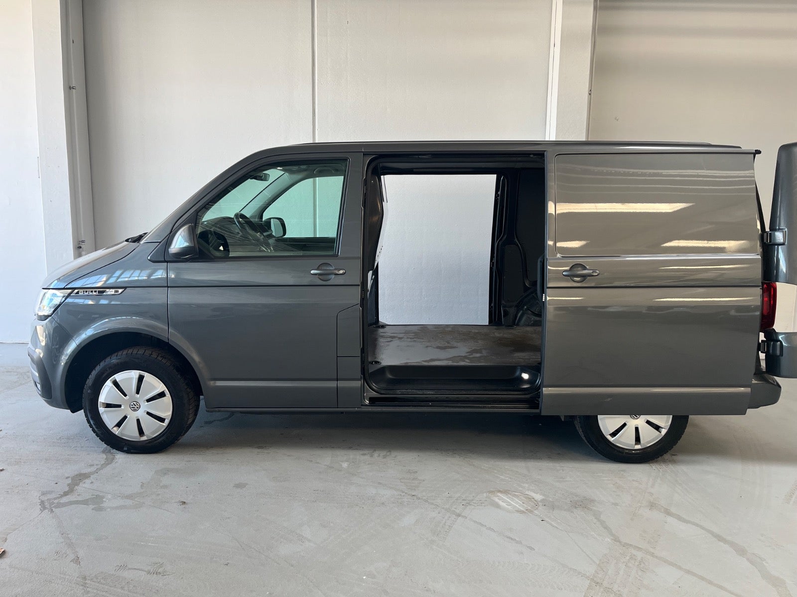 Billede af VW Transporter 2,0 TDi 150 Kassevogn DSG kort