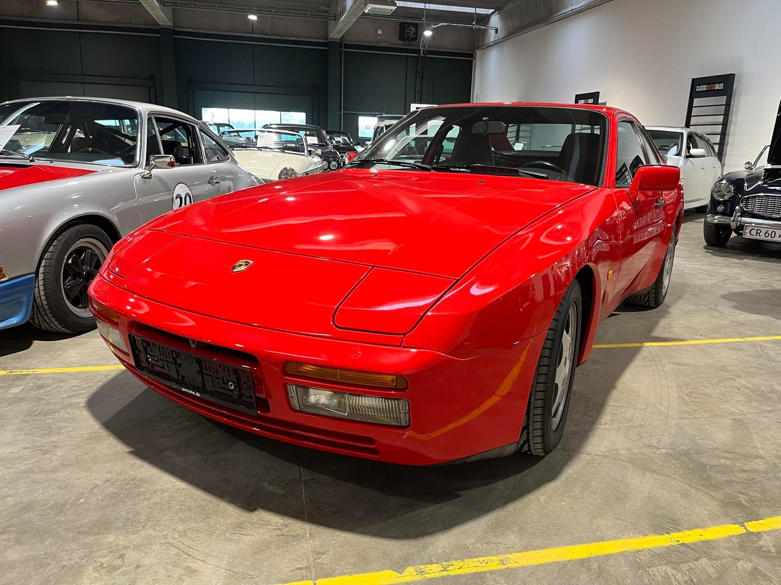 Porsche 944