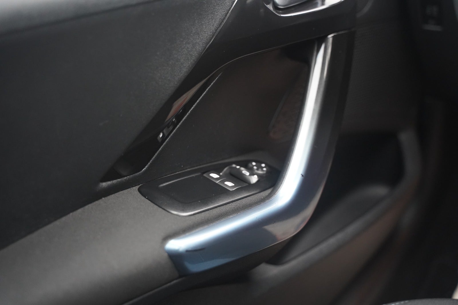 Billede af Peugeot 208 1,2 VTi Allure Sky