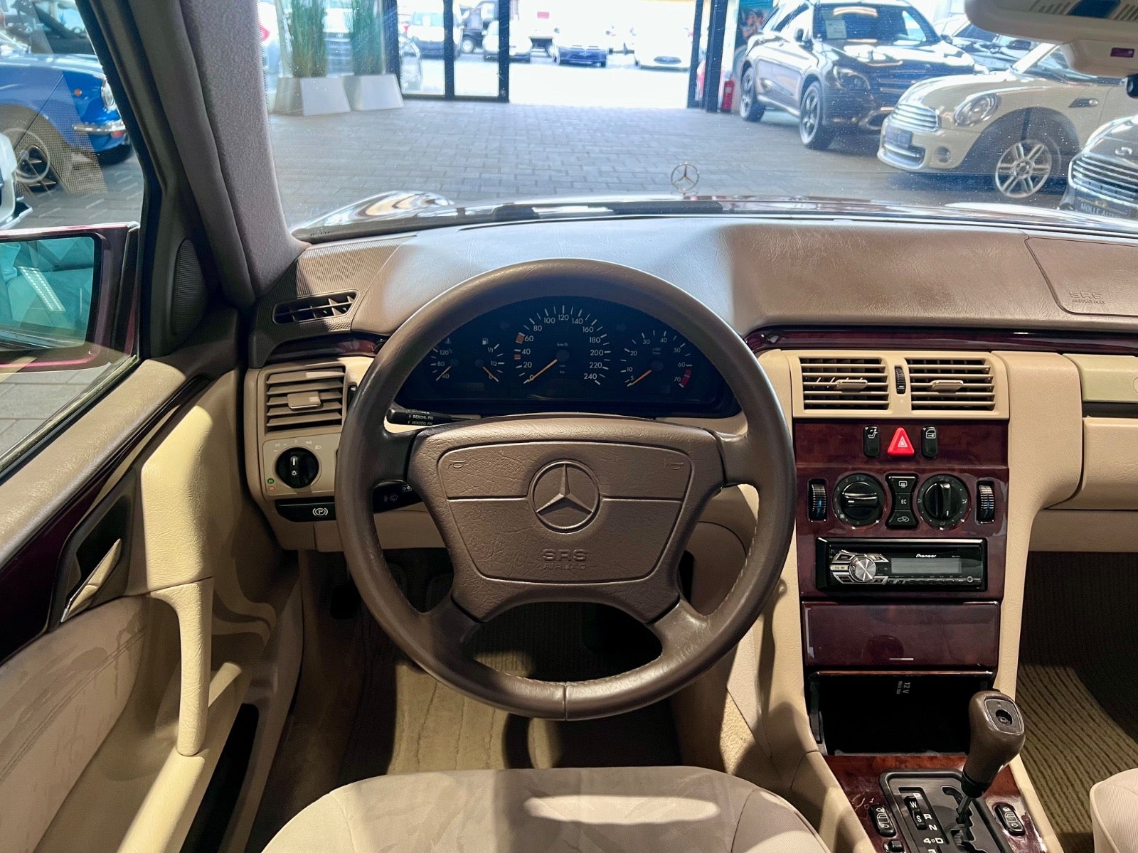 Billede af Mercedes E200 2,0 