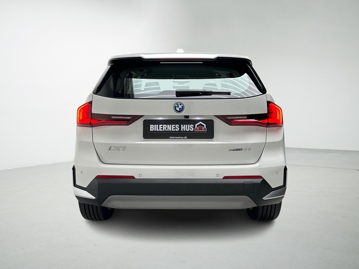 BMW iX1 eDrive20 X-Line billede 8