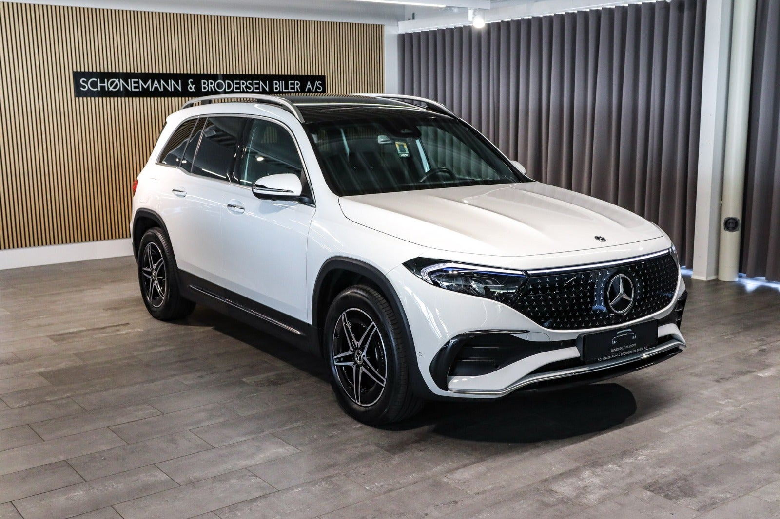 Billede af Mercedes EQB300  AMG Premium 4Matic