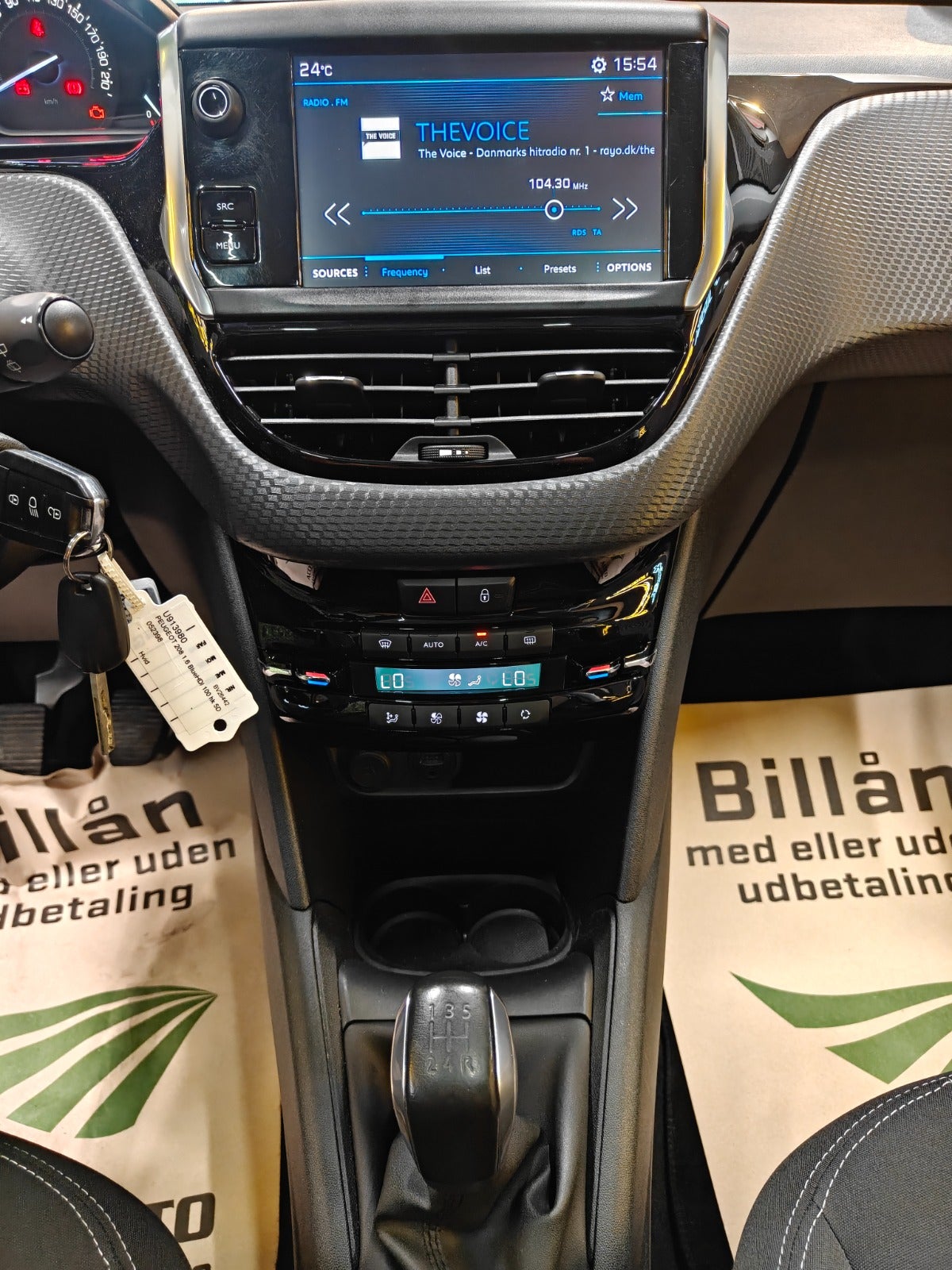 Billede af Peugeot 208 1,6 BlueHDi 100 Allure Sky