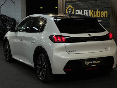 Peugeot e-208 GT