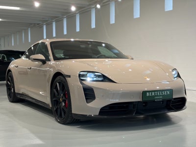 Porsche Taycan GTS  Performance+  4d