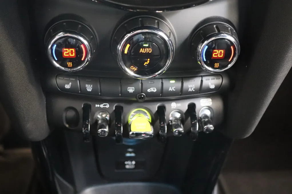 MINI Cooper SE Camden Edition