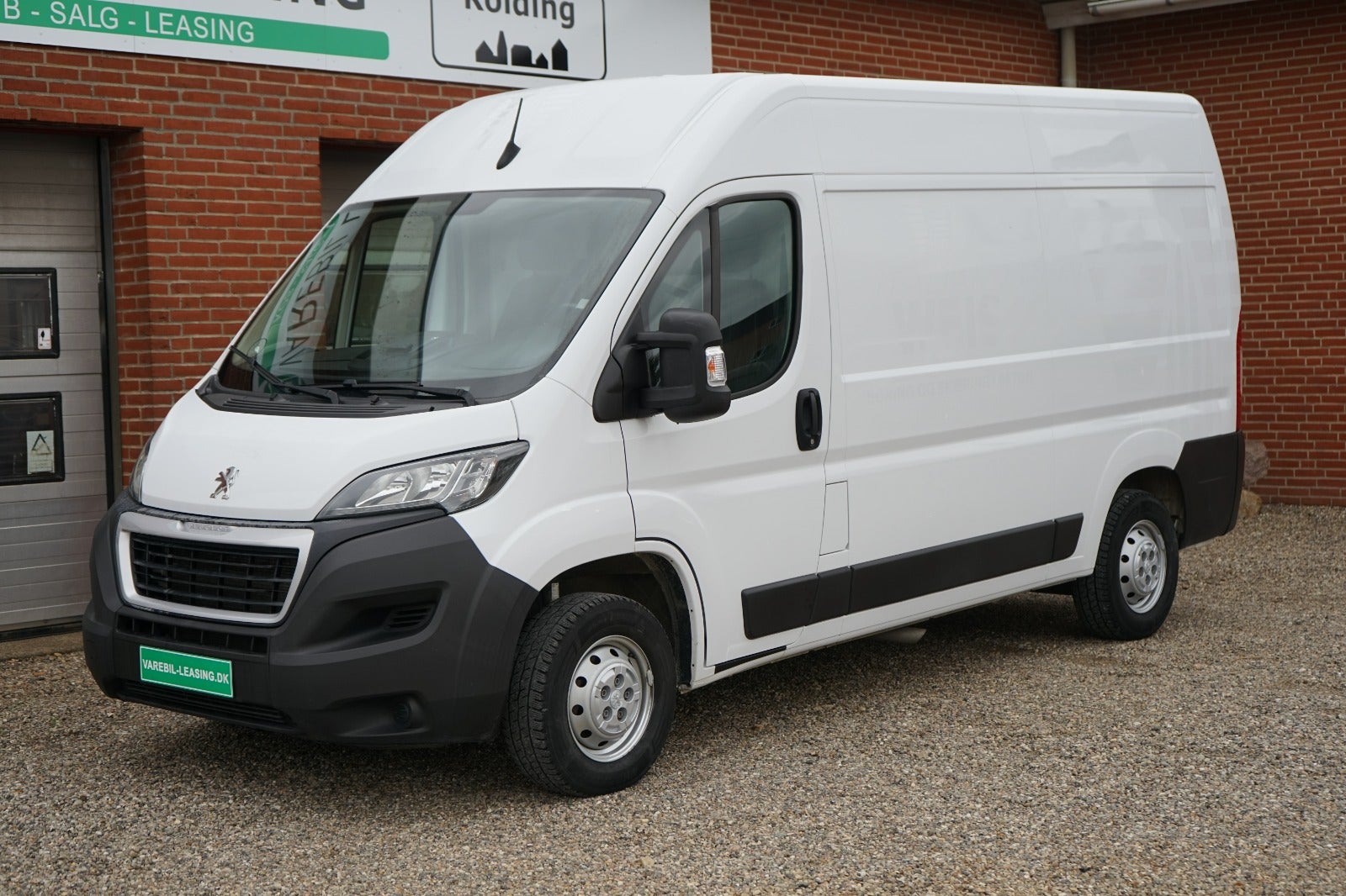 Billede af Peugeot Boxer 333 2,2 BlueHDi 140 L2H2 Premium
