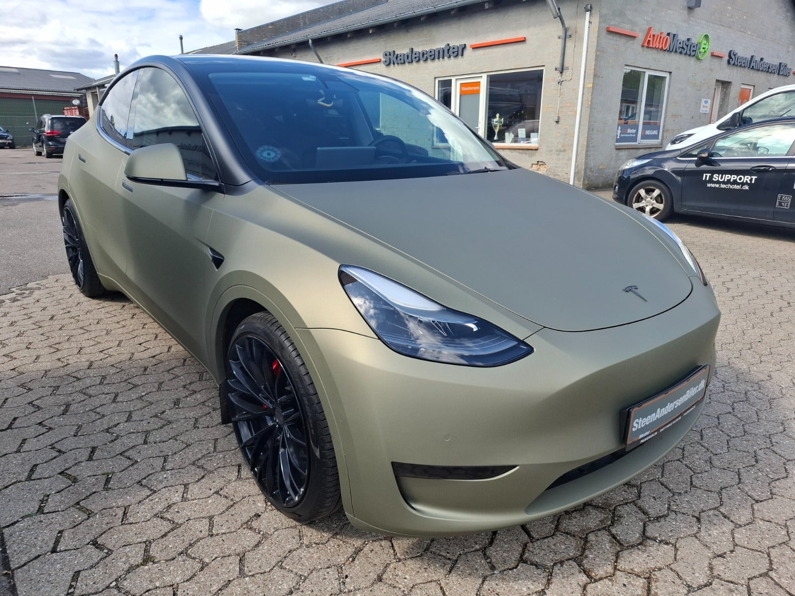 Tesla Model Y 2022