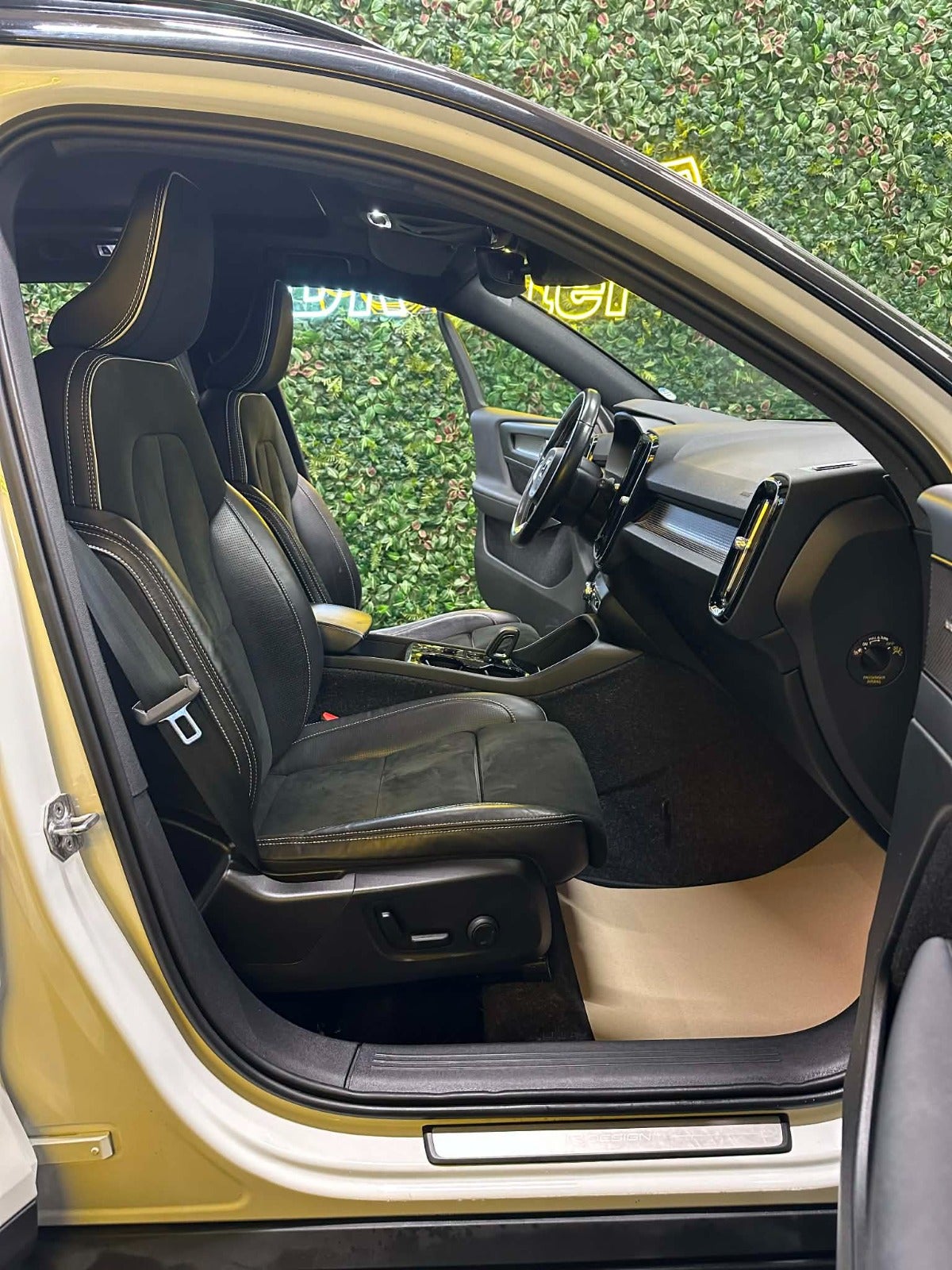 Billede af Volvo XC40 1,5 T5 ReCharge R-Design aut.