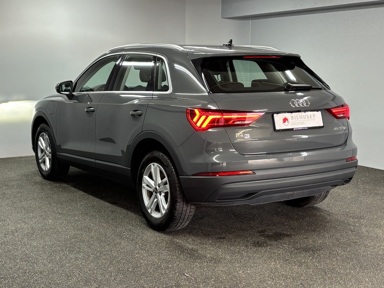 Billede af Audi Q3 45 TFSi e Attitude plus S-tr.