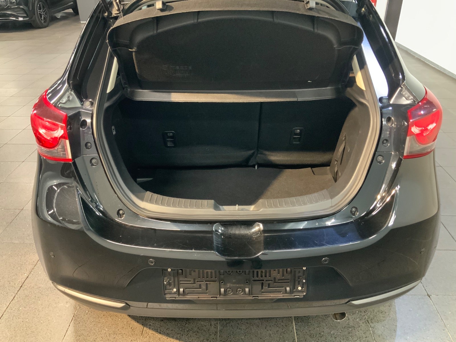 Mazda 2 (4/8)