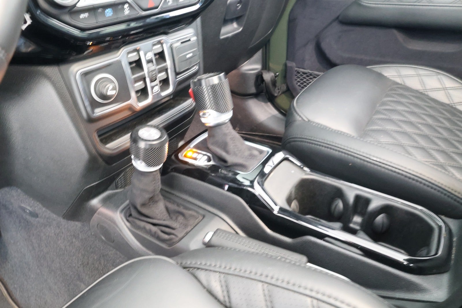 Jeep Wrangler Unlimited 2,0 4xe Sahara aut. 5d - 14