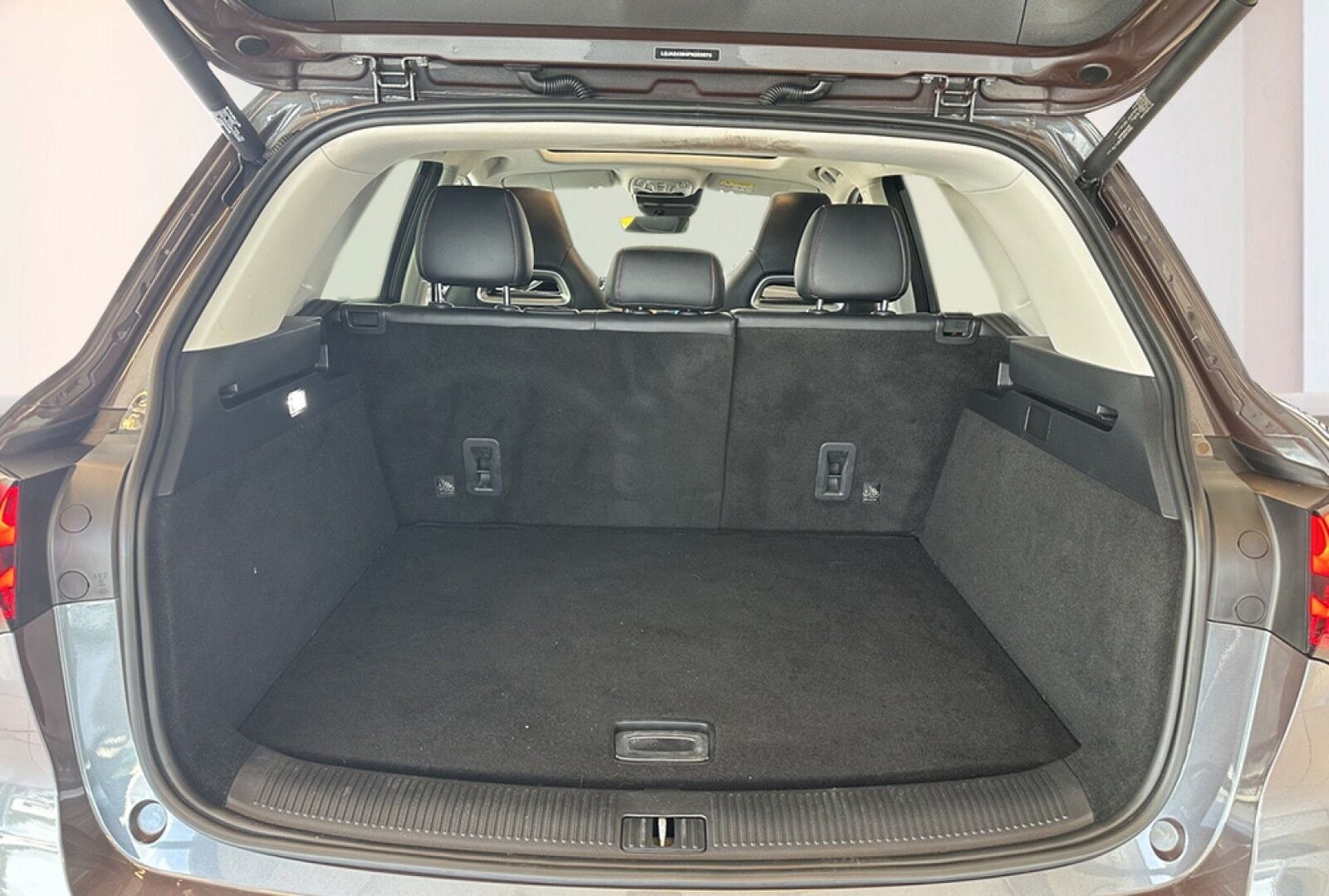 MG EHS PHEV Luxury