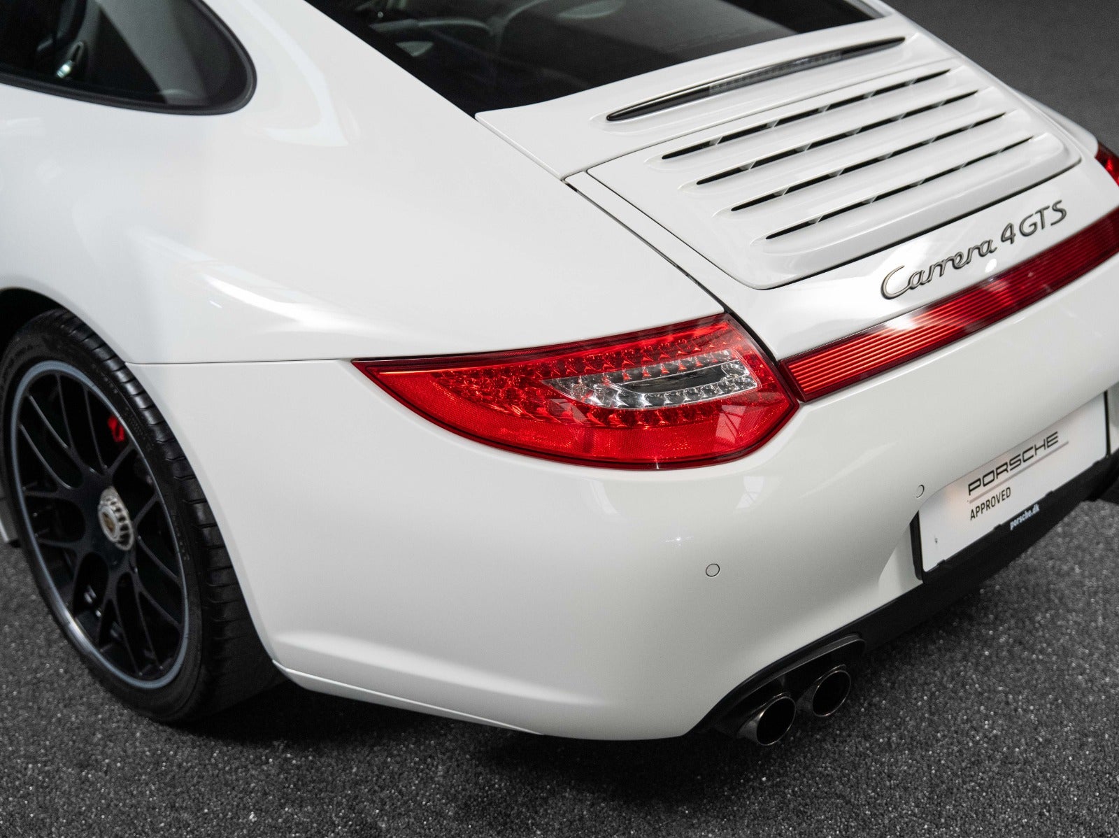 Gallery image 8 of 18