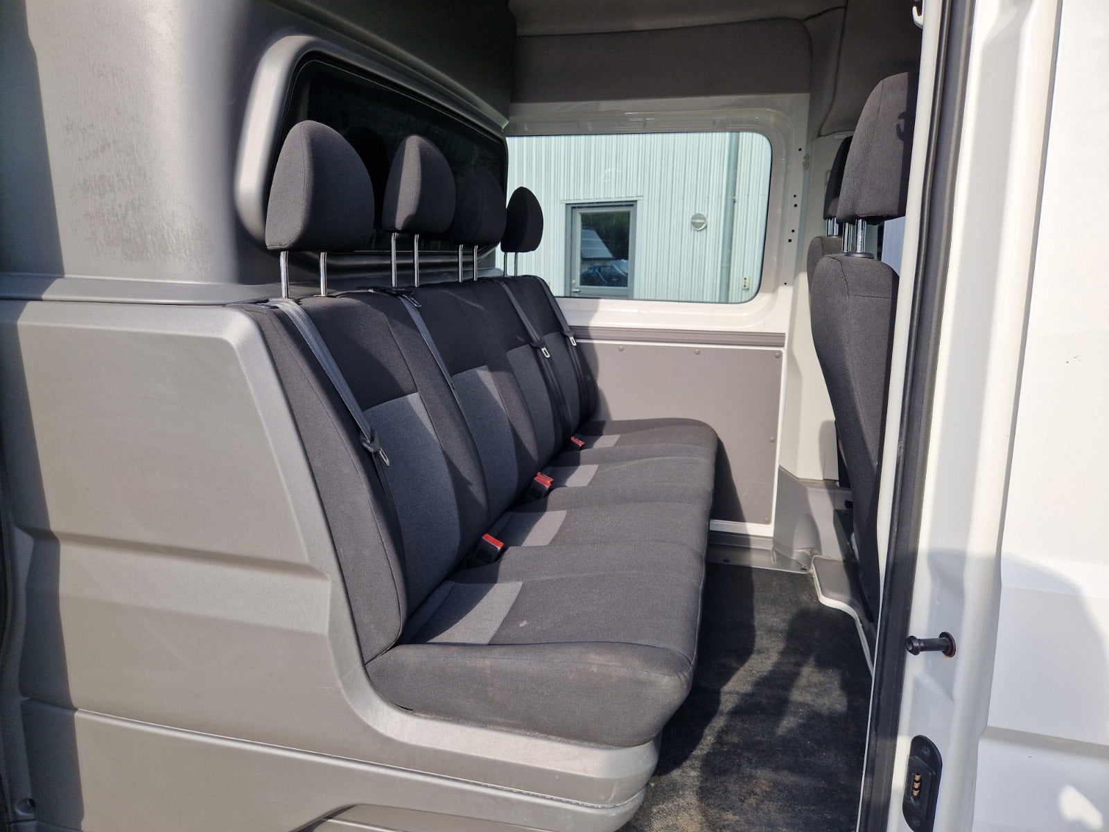 Billede af VW Crafter 35 2,0 TDi 177 Kassevogn L4H3 aut.