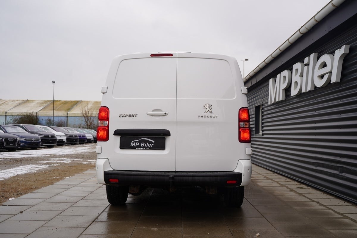 Billede af Peugeot Expert 2,0 BlueHDi 122 L2 Premium EAT8 Van