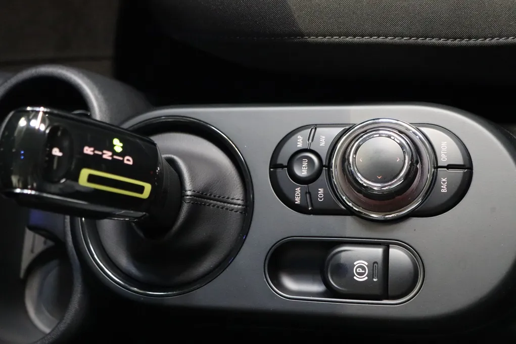 MINI Cooper SE Classic Trim