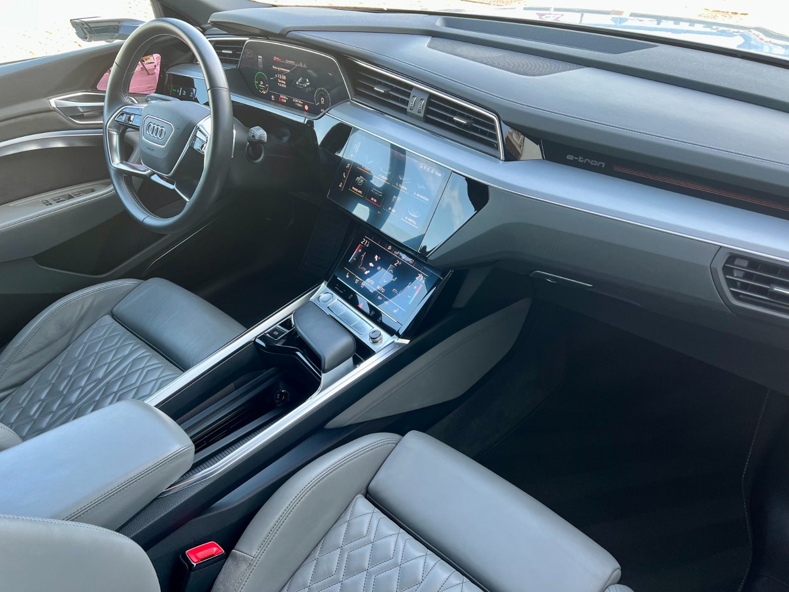 Billede af Audi e-tron 50 S-line quattro