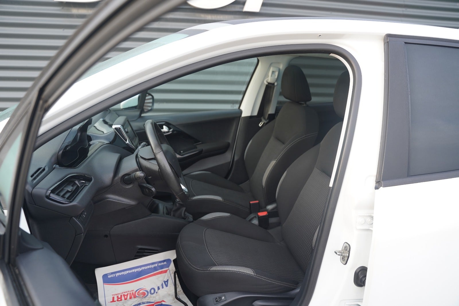 Billede af Peugeot 208 1,6 BlueHDi 100 Envy Sky