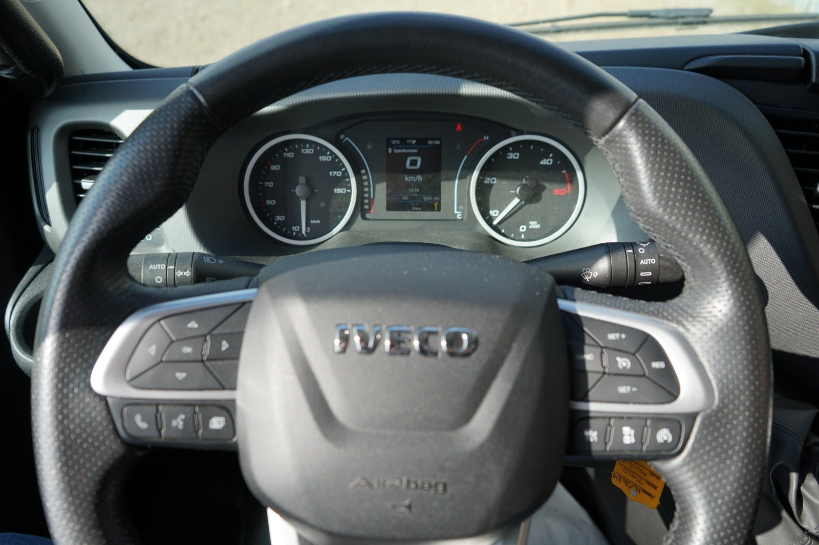 Billede af Iveco Daily 3,0 35S18 4100mm Box m/lift AG8
