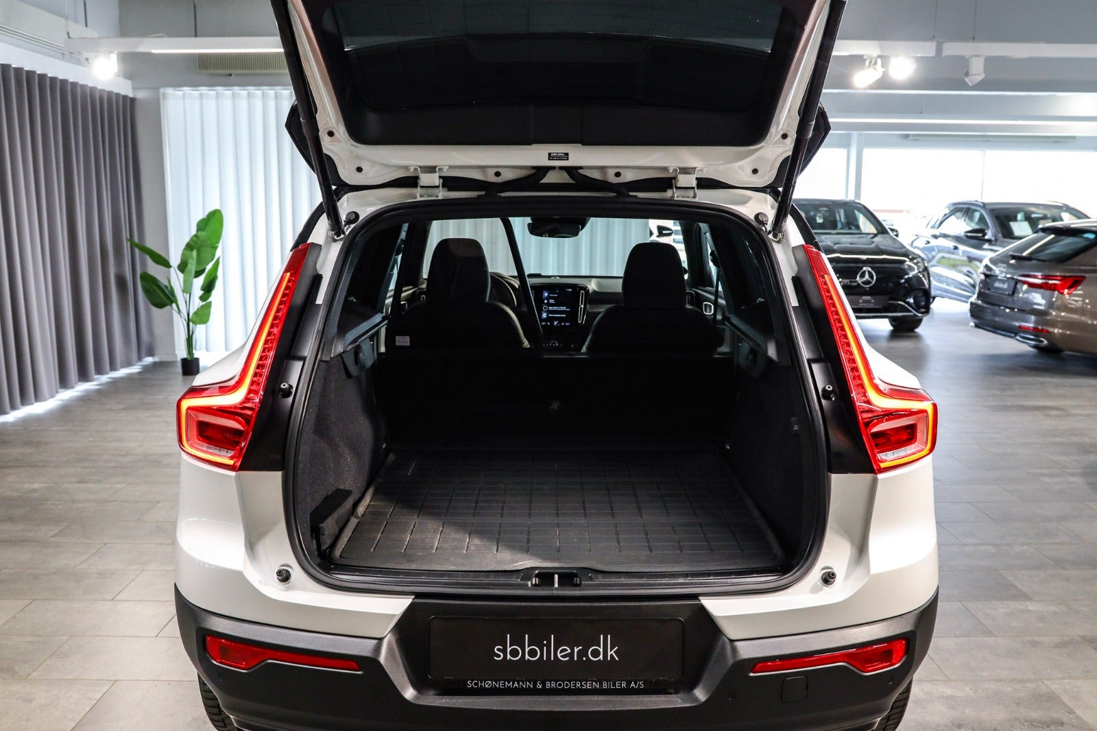 Billede af Volvo XC40 1,5 T5 ReCharge R-Design aut. Van