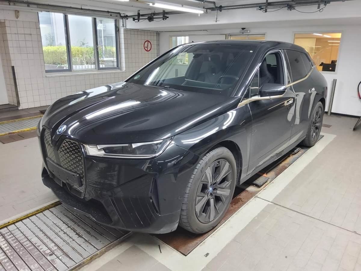 BMW iX xDrive40 Sport