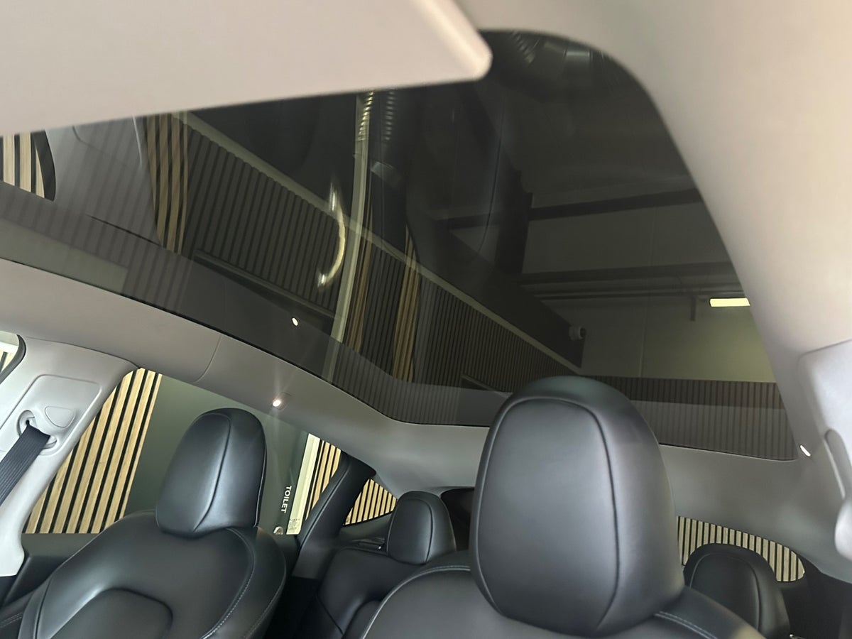 Tesla Model Y Long Range RWD Tesla Model Y Long Range RWD
