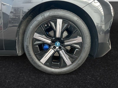 BMW iX xDrive40 BMW iX xDrive40 - 4