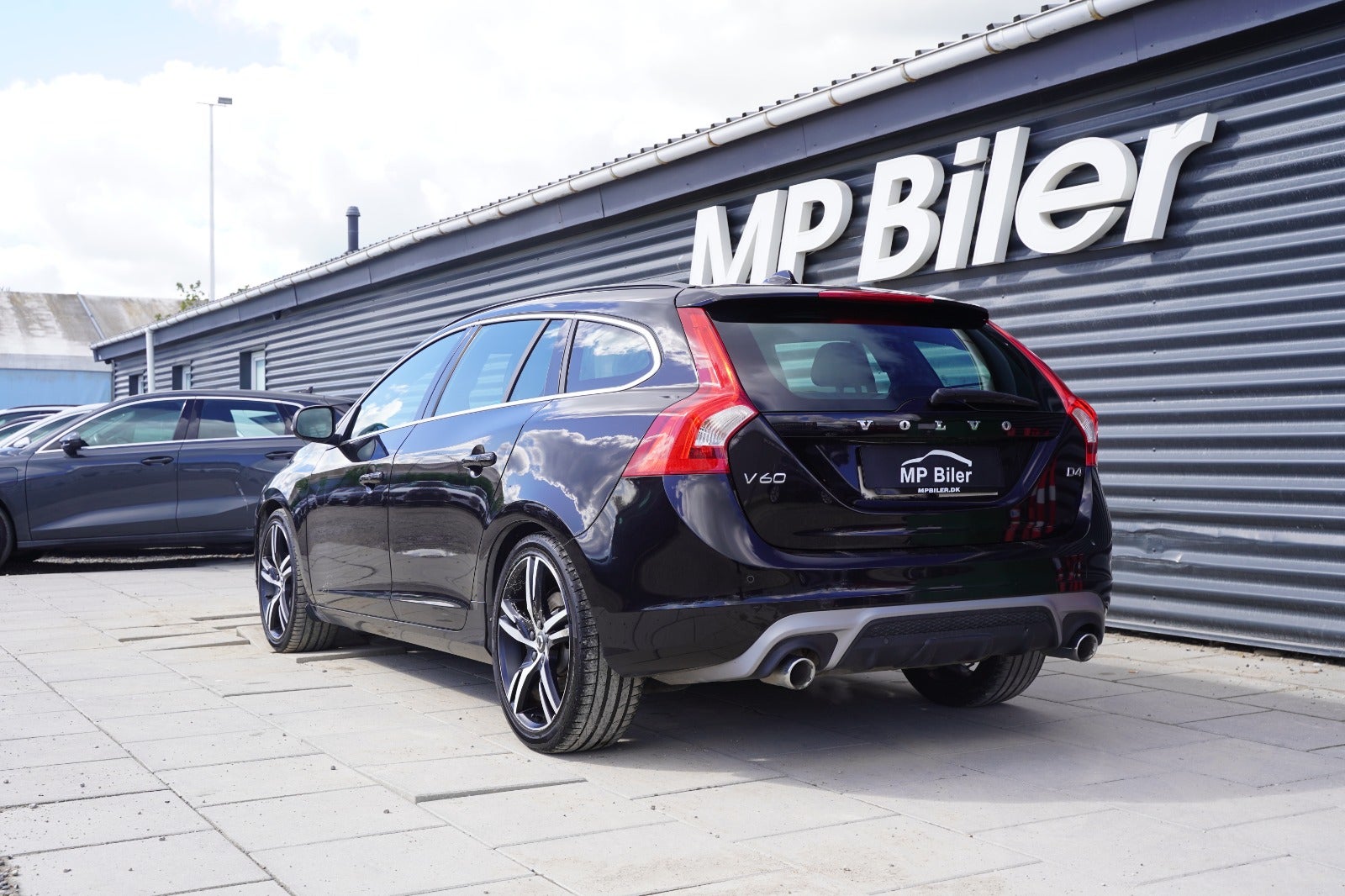Billede af Volvo V60 2,0 D4 190 R-Design aut.