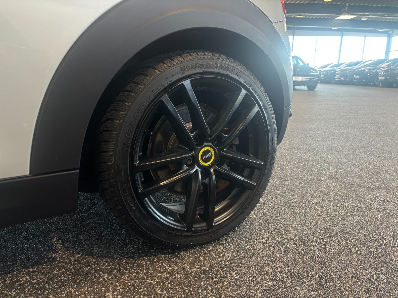 MINI Cooper SE Yours Trim 3d - 10