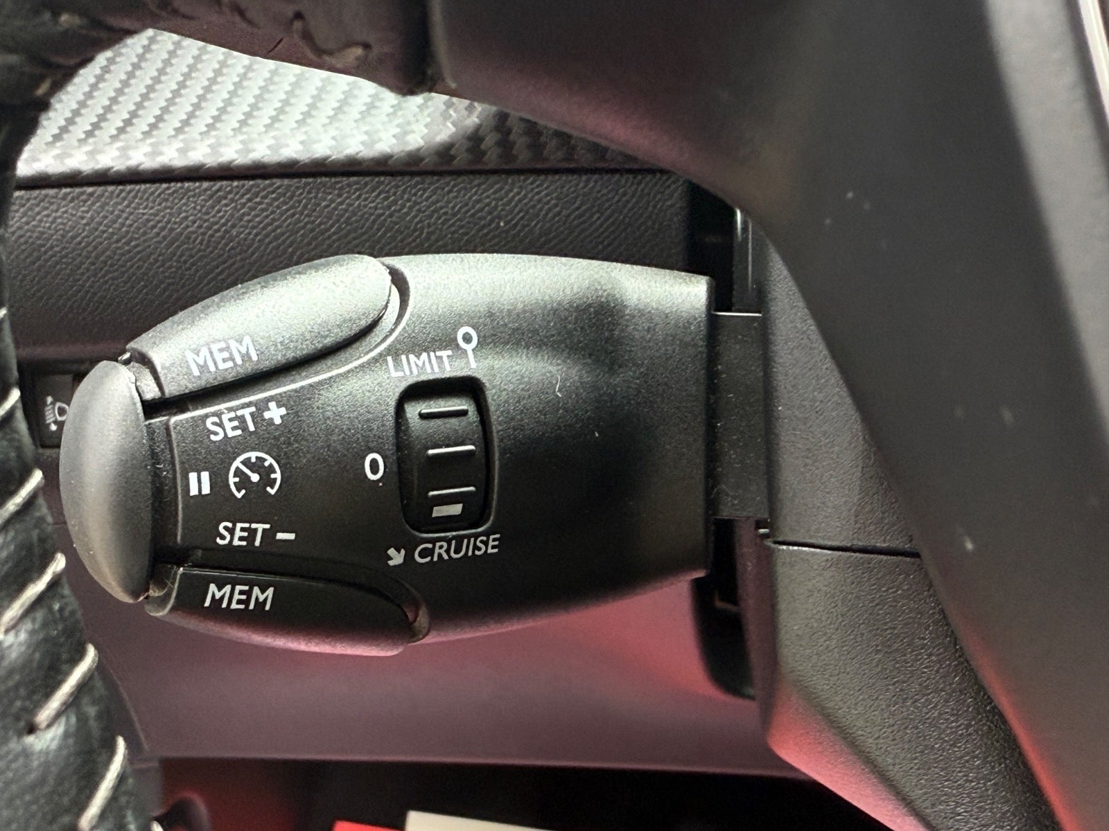 Peugeot e-208 Active