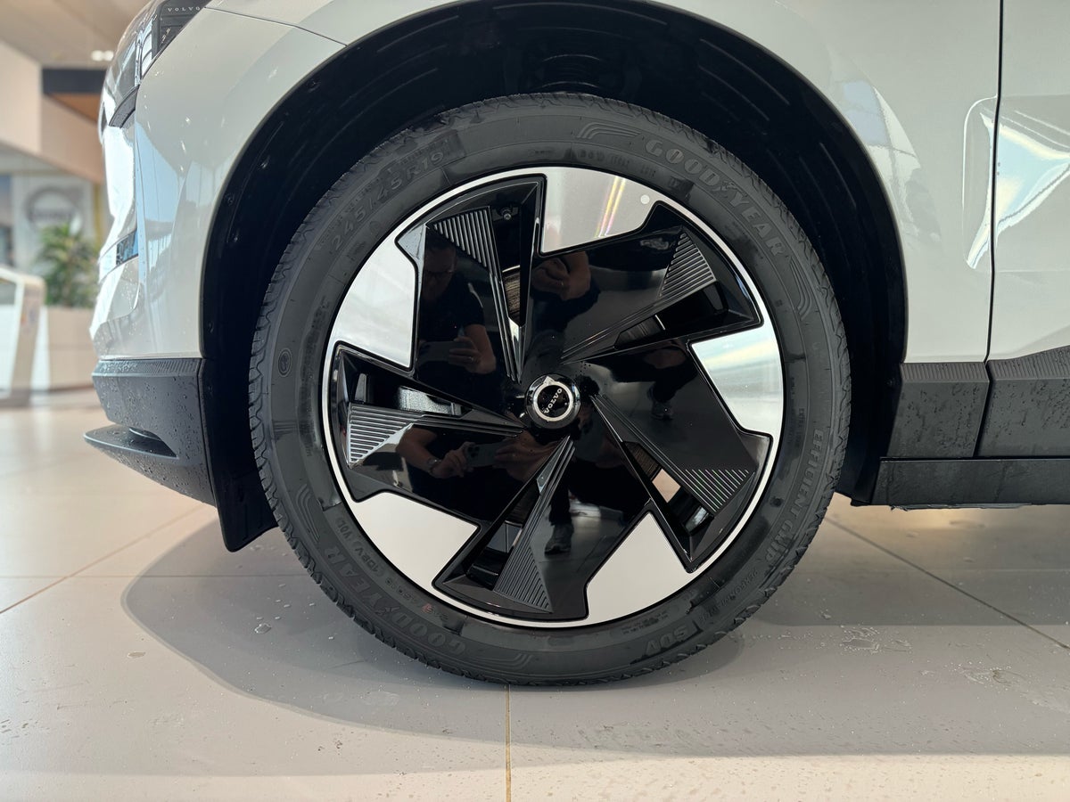 Volvo EX30 Extended Range Plus billede 23