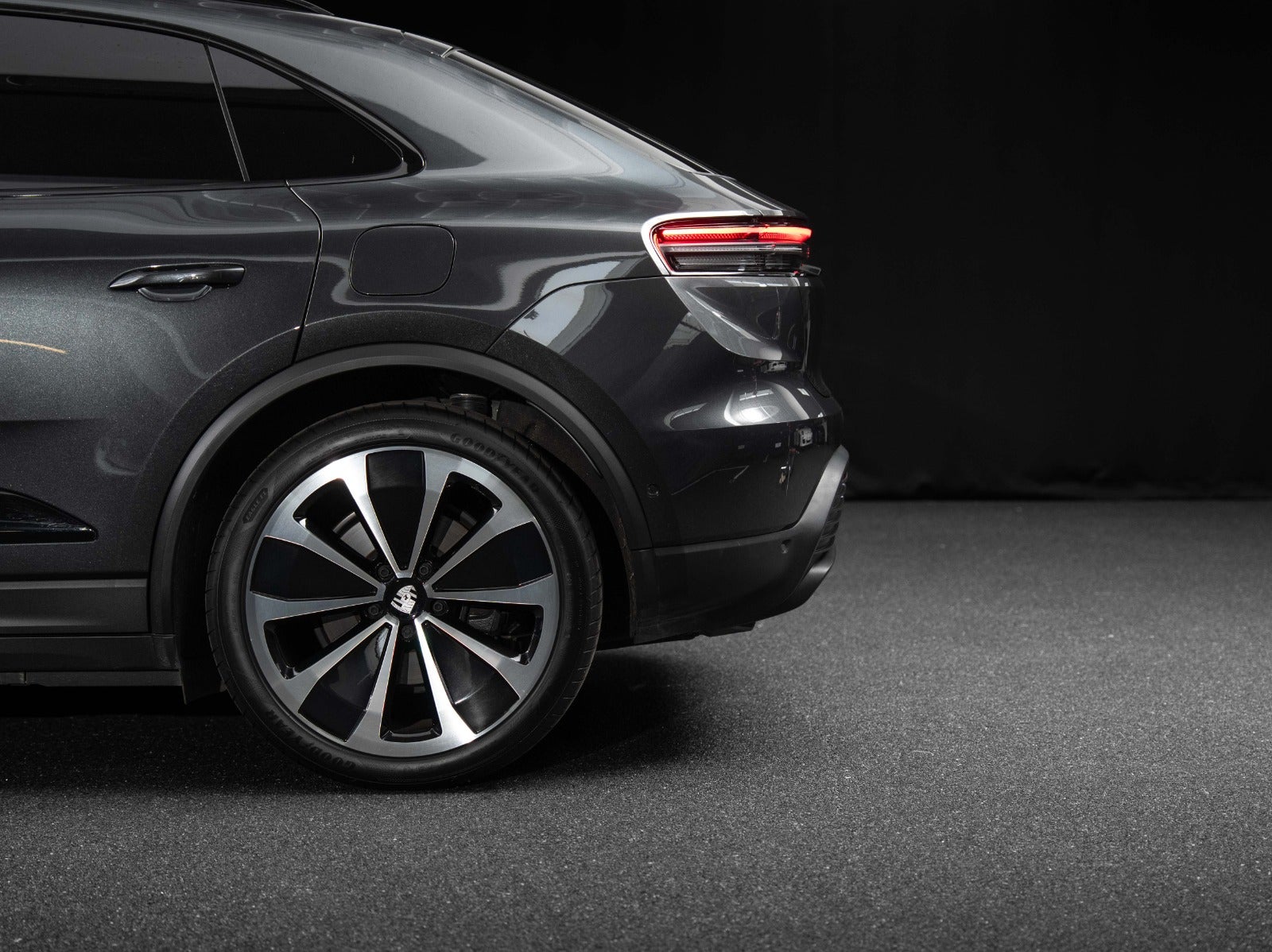 Gallery image 4 of 17