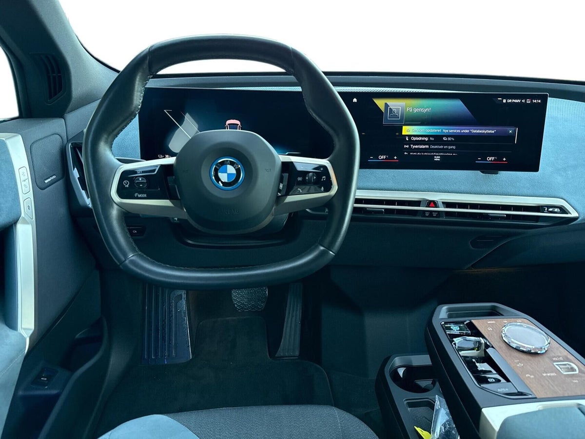 BMW iX xDrive40 Fully Charged M-Sport billede 9