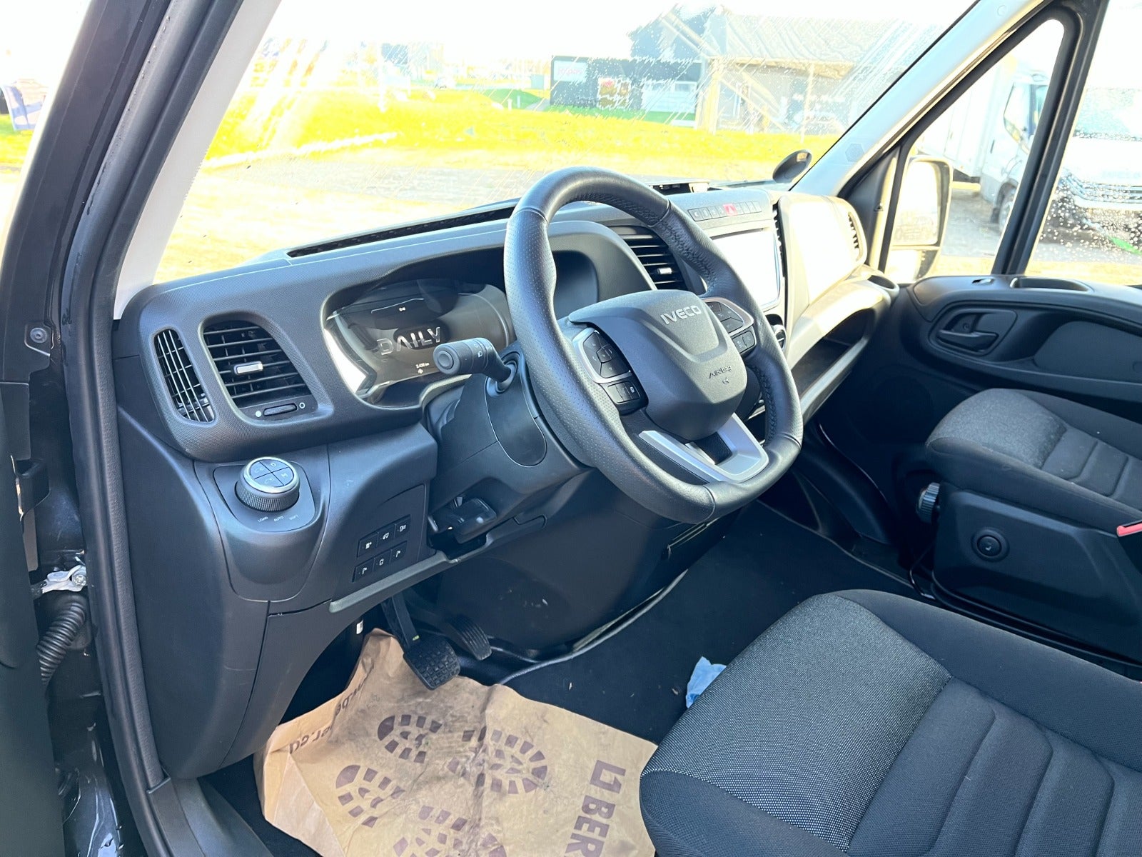 Billede af Iveco Daily 3,0 35S18 12m³ Van AG8