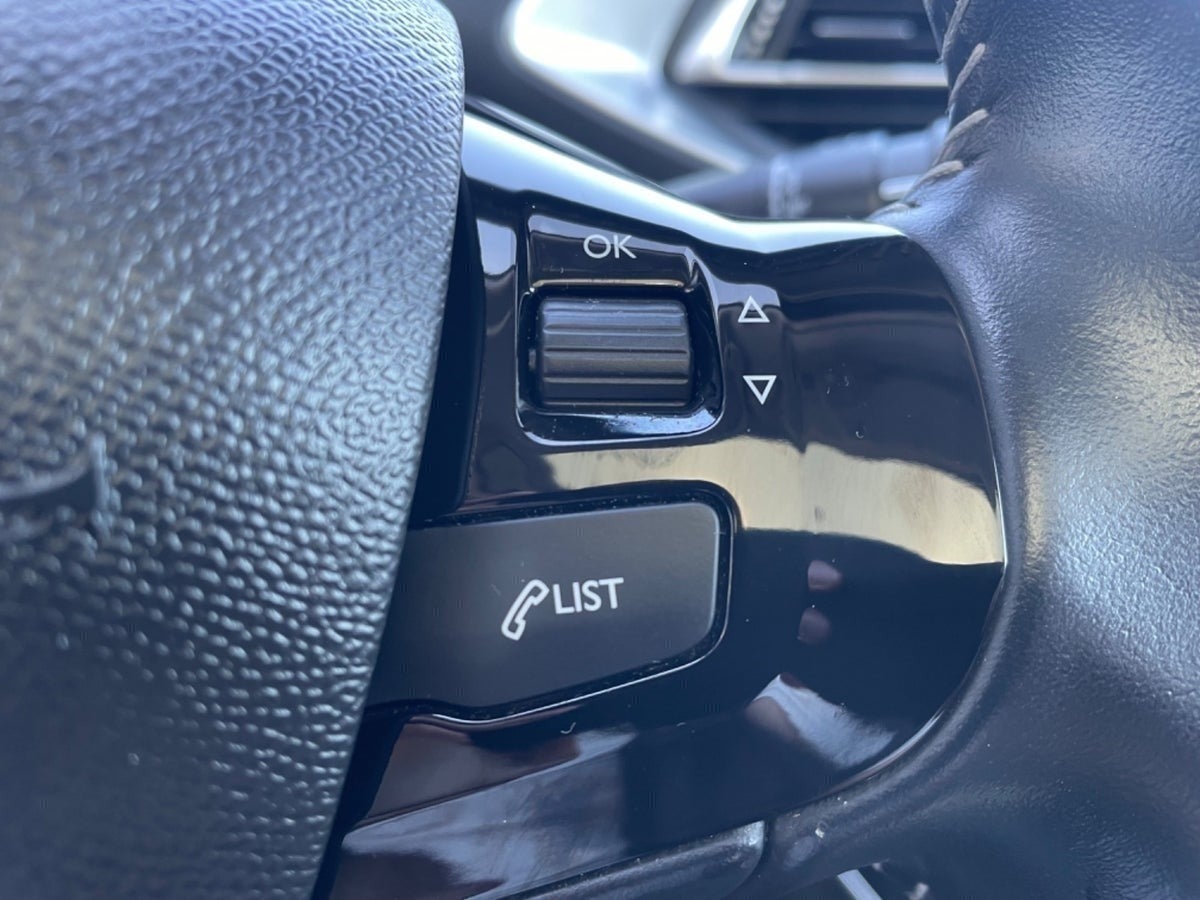 Billede af Peugeot 308 1,6 BlueHDi 120 Allure Sky SW